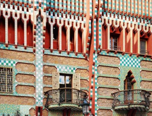 arte: la nuova vita di casa vicens di antoni gaudí. barcellona