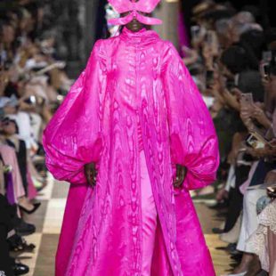 mame moda schiaparelli haute couture autunno 2018. Rosa Shocking