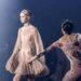 Mame Moda Dior danza all'Hippodrome di Longchamp. Dior SS19